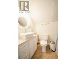 758 WILTON CRESCENT - 19