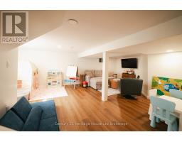 758 WILTON CRESCENT - 26