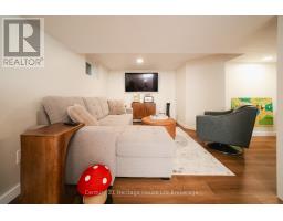 758 WILTON CRESCENT - 27