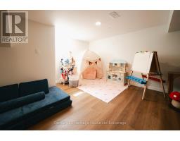 758 WILTON CRESCENT - 29