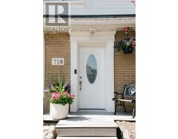 758 WILTON CRESCENT - 3