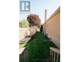 758 WILTON CRESCENT - 40