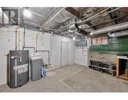 105 KING STREET E - 23