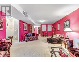 54 - 19 HANLON PLACE - 23