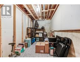 54 - 19 HANLON PLACE - 24