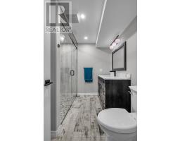 10 KNOWLES DRIVE - 17