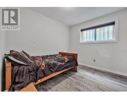 10 KNOWLES DRIVE - 20