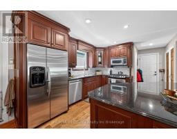 11 ADAMS AVENUE - 21