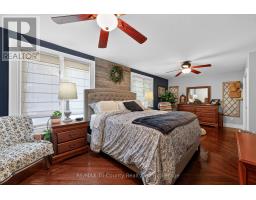 11 ADAMS AVENUE - 25