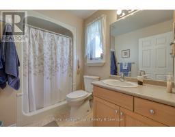 121 WESTON DRIVE - 16