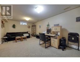121 WESTON DRIVE - 20