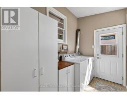 4021 CATHERINE STREET E - 23
