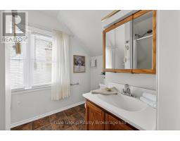 4021 CATHERINE STREET E - 26