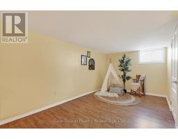 4021 CATHERINE STREET E - 27