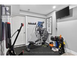 1180 CAEN AVENUE - 33
