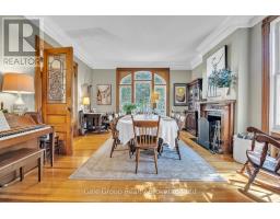 105 VANSITTART AVENUE - 24