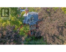 105 VANSITTART AVENUE - 3