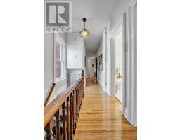 105 VANSITTART AVENUE - 36