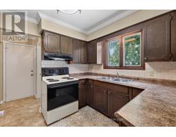 9 COMMISSIONER STREET W - 13
