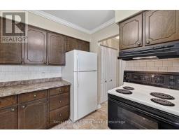 9 COMMISSIONER STREET W - 16