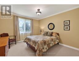 9 COMMISSIONER STREET W - 22