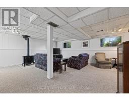 9 COMMISSIONER STREET W - 24