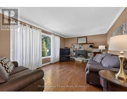 9 COMMISSIONER STREET W - 8