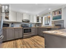 18 QUEEN STREET E - 11