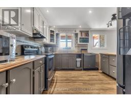 18 QUEEN STREET E - 12