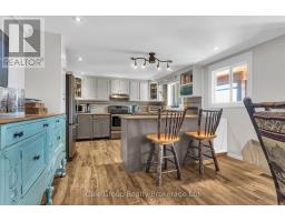 18 QUEEN STREET E - 13