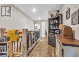 18 QUEEN STREET E - 21