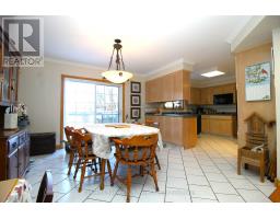 28 WELLINGTON STREET W - 12