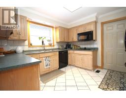 28 WELLINGTON STREET W - 13
