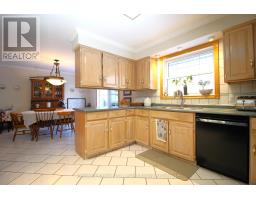 28 WELLINGTON STREET W - 14