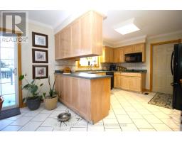 28 WELLINGTON STREET W - 15