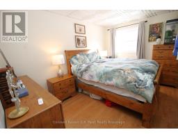 28 WELLINGTON STREET W - 19