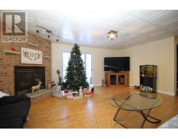 28 WELLINGTON STREET W - 26