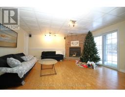 28 WELLINGTON STREET W - 28