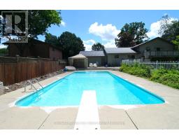 28 WELLINGTON STREET W - 7