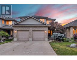 644 HUMMINGBIRD CRESCENT - 1