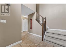 644 HUMMINGBIRD CRESCENT - 12