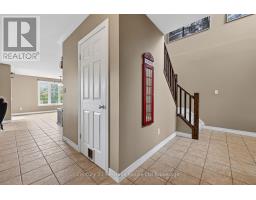 644 HUMMINGBIRD CRESCENT - 13