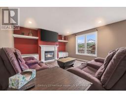 644 HUMMINGBIRD CRESCENT - 14