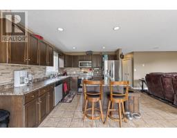 644 HUMMINGBIRD CRESCENT - 16