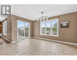 644 HUMMINGBIRD CRESCENT - 20