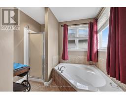 644 HUMMINGBIRD CRESCENT - 26