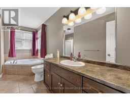 644 HUMMINGBIRD CRESCENT - 3