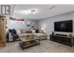 644 HUMMINGBIRD CRESCENT - 33