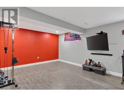 644 HUMMINGBIRD CRESCENT - 34