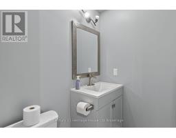 644 HUMMINGBIRD CRESCENT - 35